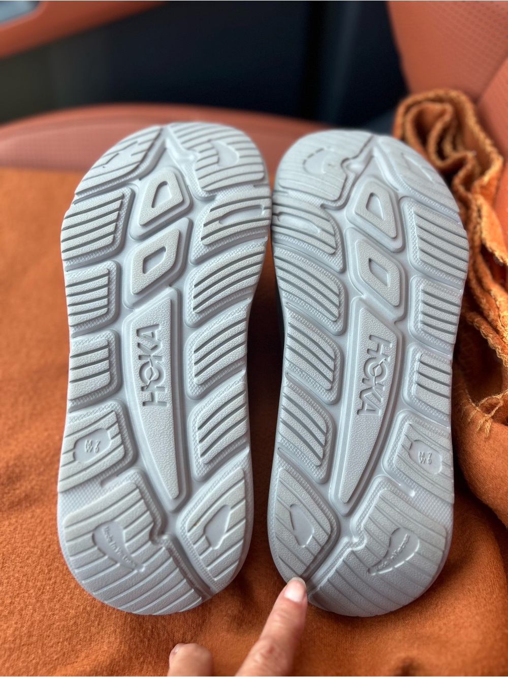 Hoka Recovery Light Gray Slip-On Foam Slides mens size 7, womens size 9 - Picture 4 of 5